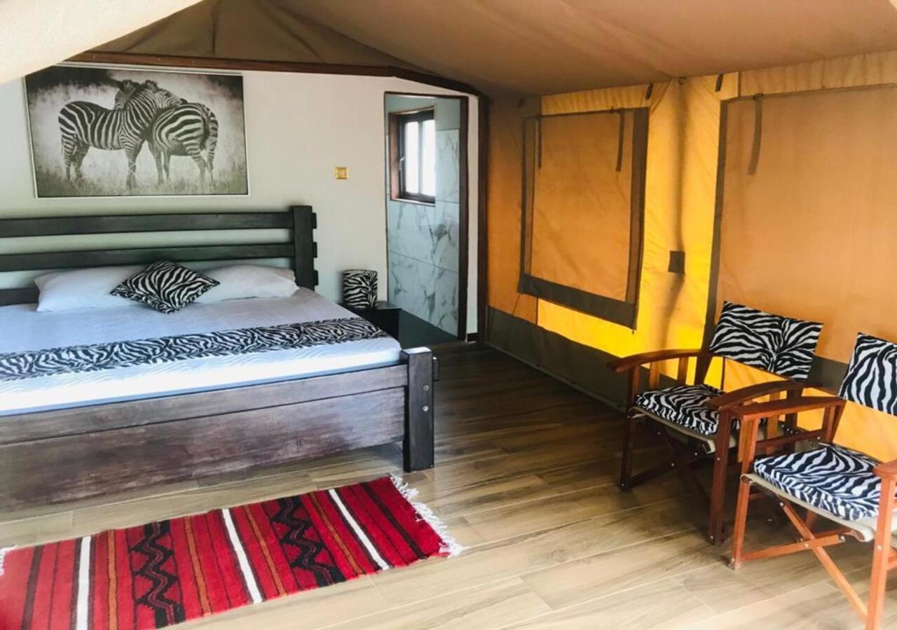 Oldonyo Orok Lodge Kajiado Екстериор снимка