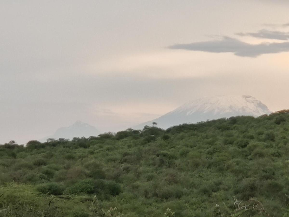 Oldonyo Orok Lodge Kajiado Екстериор снимка